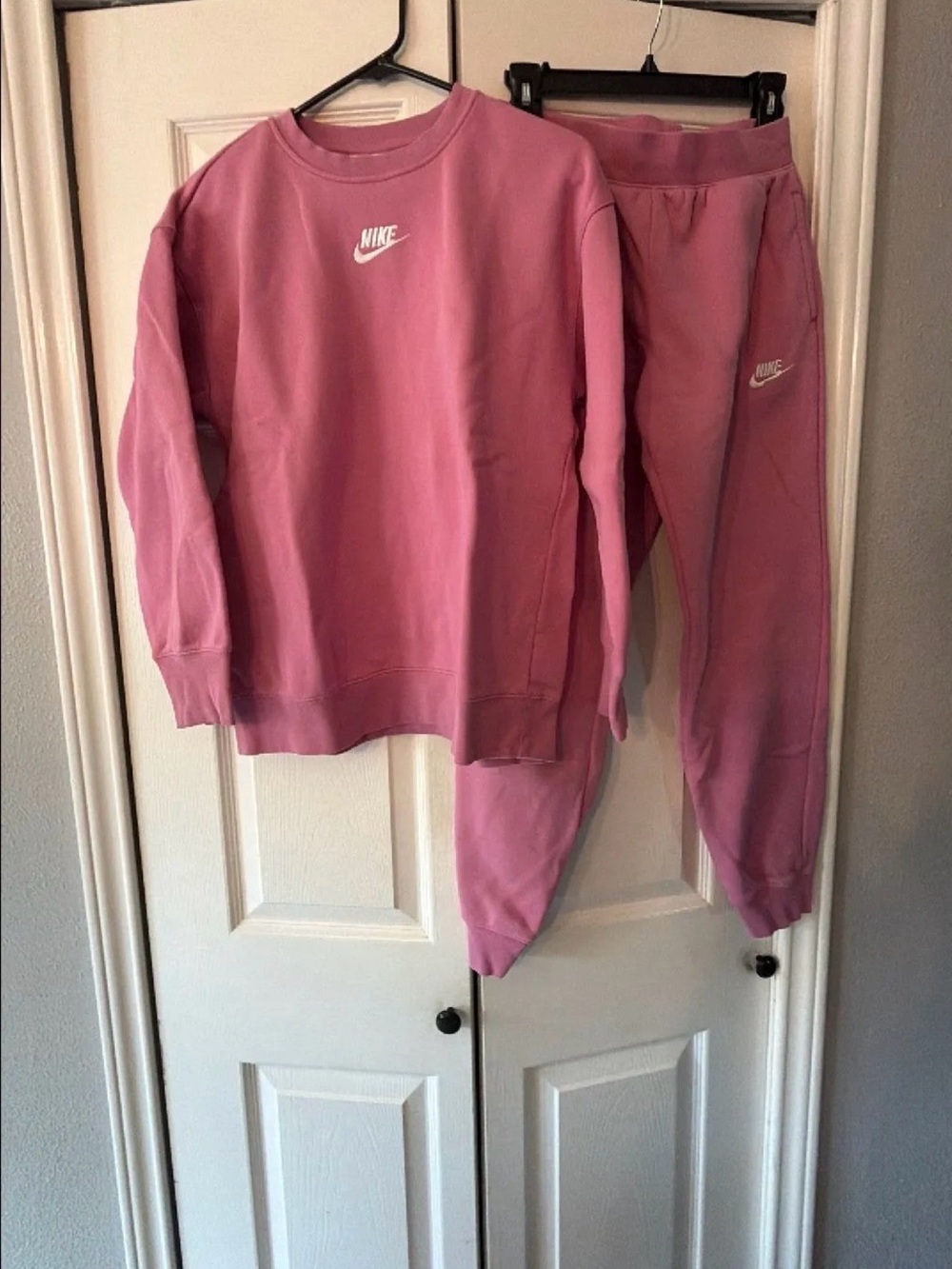 Nike Pink Crewneck Sweatshirt & Joggers Set